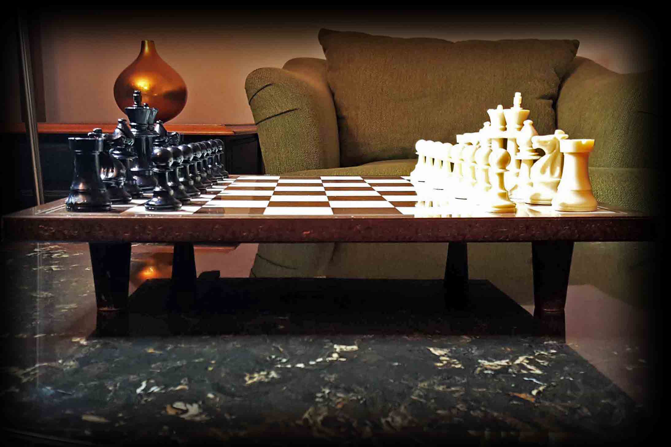 Superb vida real sala de fuga quarto adereços xadrez prop colocar o chessman para o lugar certo para desbloquear sala escapar prop chessman 1